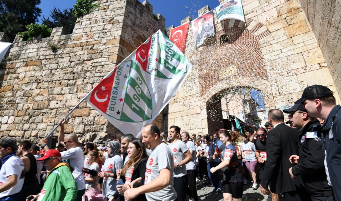 Nefesler tutuldu! Tarihi koşu için geri sayım başladı Bursa’da düzenlenecek 18. Uluslararası Tarihi Kent Koşusu, 700. yıl coşkusuyla