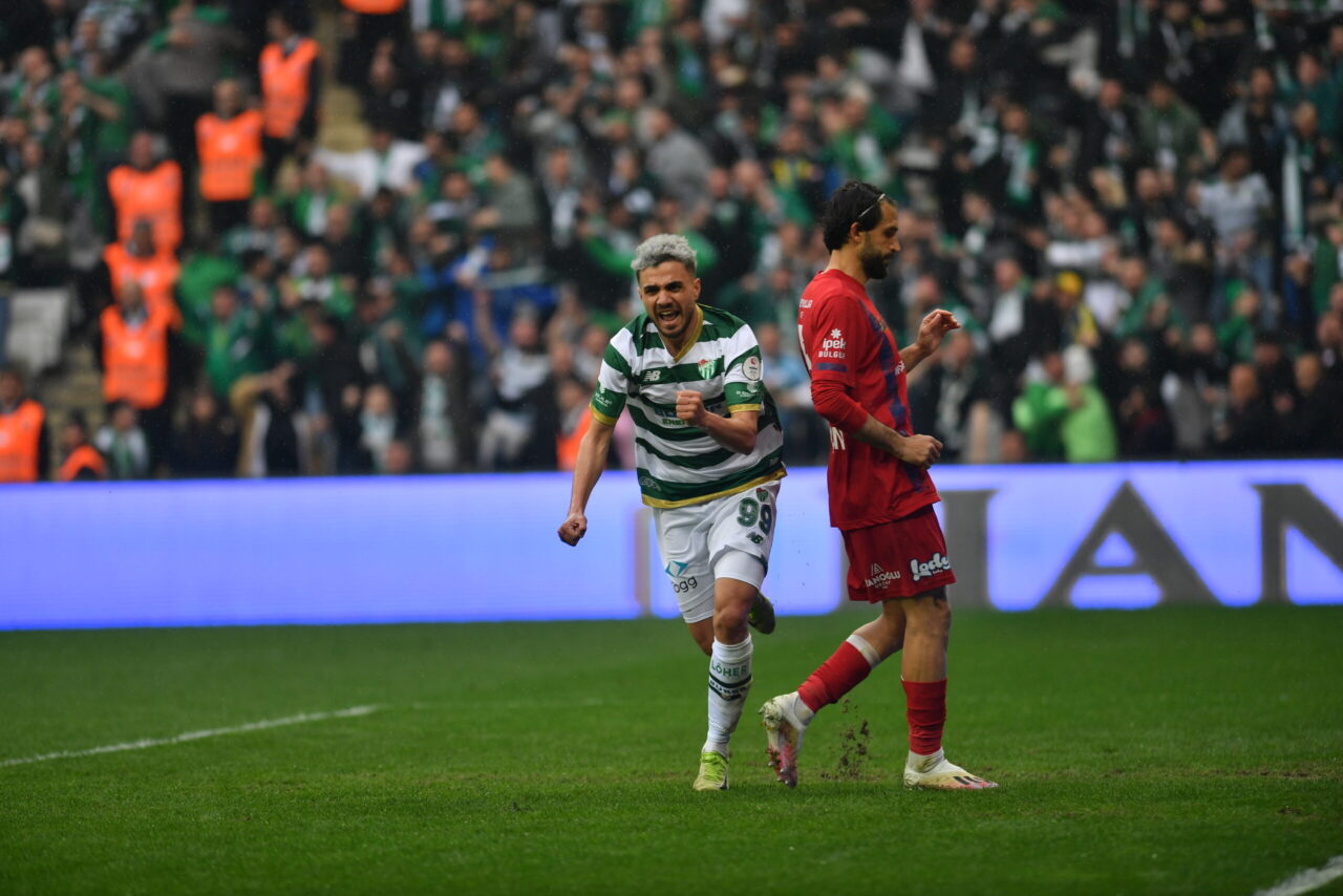 Bursaspor, Mardinspor’u 2-0 mağlup ederek puanını 71’e yükseltti ve en