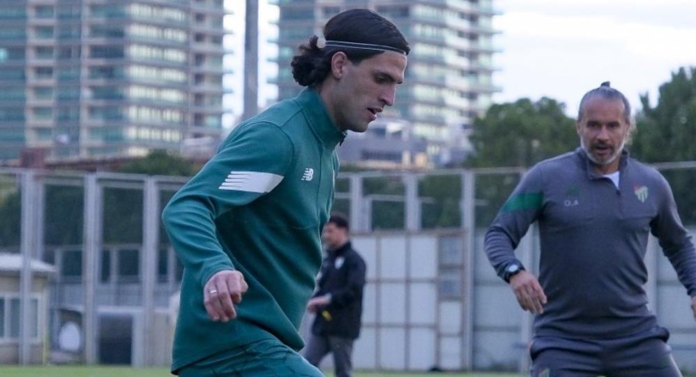 Ankara Demirspor hazırlıkları başladı. Bursaspor deplasmanda oynayacağı Ankara Demirspor maçı öncesi hazırlıklara start verdi.