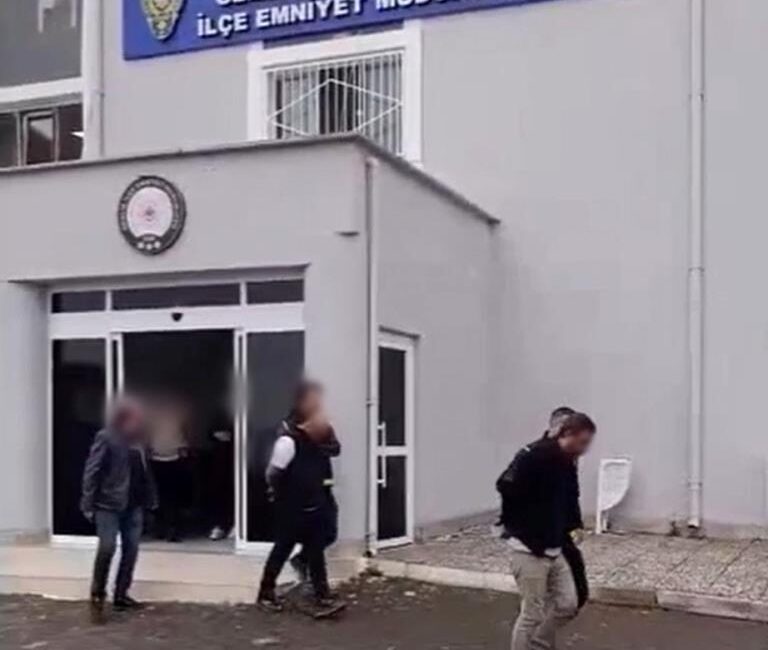 Şüpheliler yakalandı Bursa’nın Gemlik ilçesinde evden ve açıktan hırsızlık olaylarına karıştıkları tespit