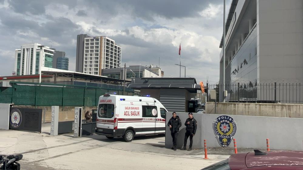 Gözaltında hastalık şikayeti Bursa'da 57 kişinin gözaltına alındığı operasyonda kabızlık şikayeti baş gösterdi