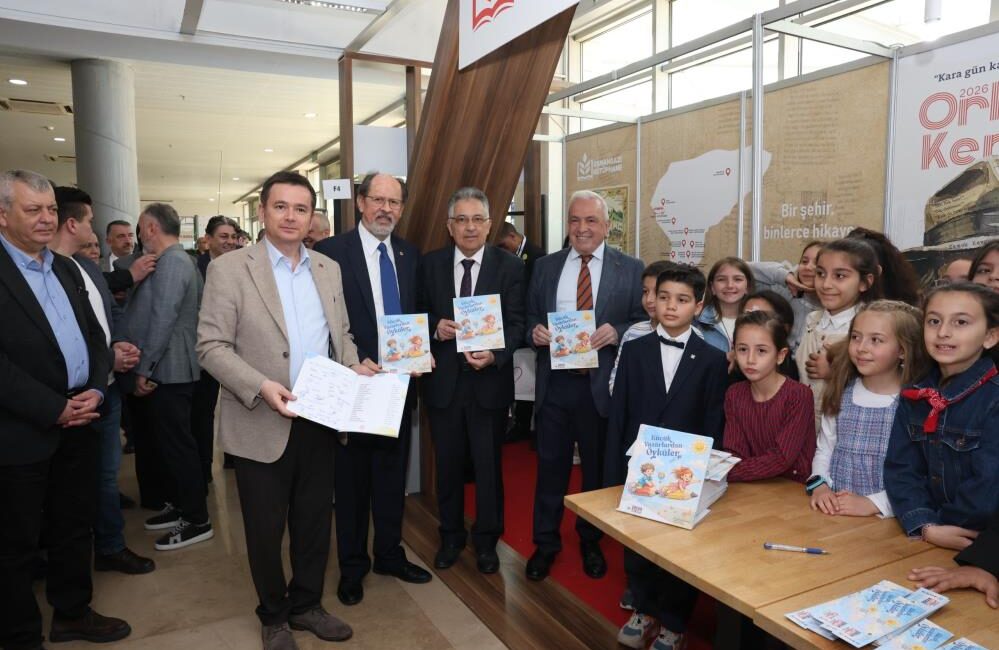 “Çocuklar kitapla eğitilmeli” Bursa 23. Kitap Fuarı’nı ziyaret eden Osmangazi Belediye Başkanı Erkan