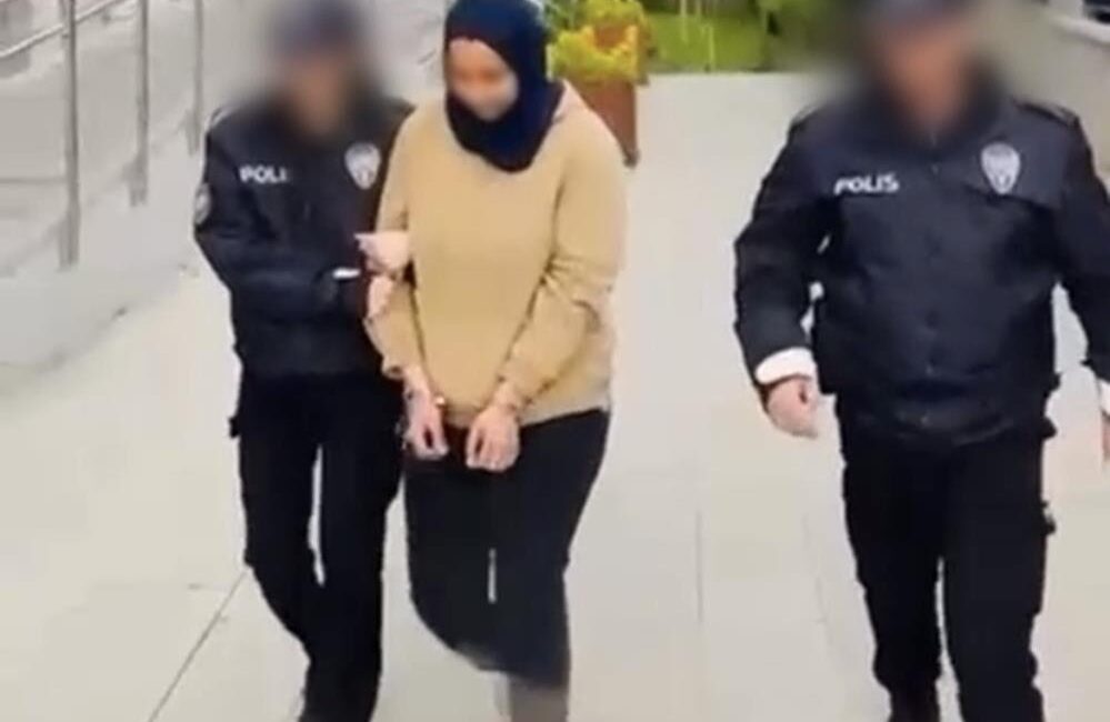 İki kişi yakalandı. Bursa'nın Osmangazi ilçesinde haklarında kesinleşmiş hapis cezası bulunan 2 şahıs,
