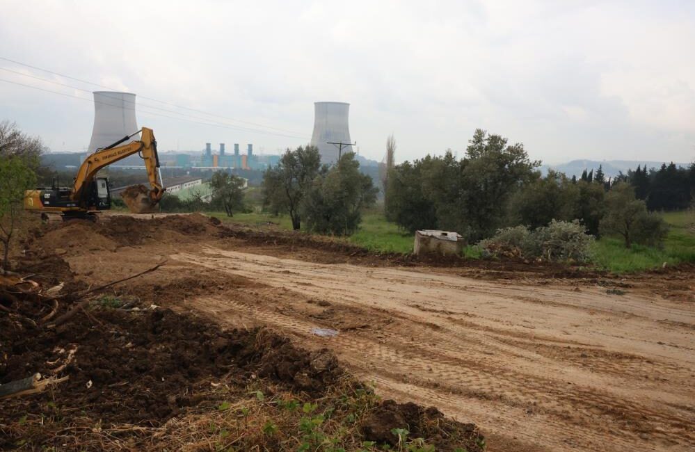Osmangazi Belediyesi yeni yol açıyor Osmangazi Belediyesi, Karabalçık Mahallesi’nde toplam 455 metre uzunluğunda ve yaklaşık