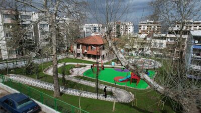 Yıldırım Belediyesi, park ve yeşil alanlarda bakım ve yenileme çalışmalarını