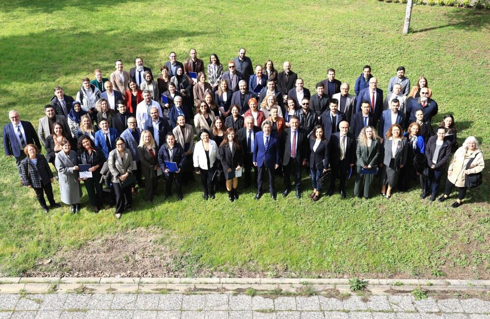 Akademisyenler rektörle buluştu Bursa Uludağ Üniversitesi (BUÜ) Ar-Ge Koordinatörlüğü, araştırma üniversitesi kimliğini pekiştirme