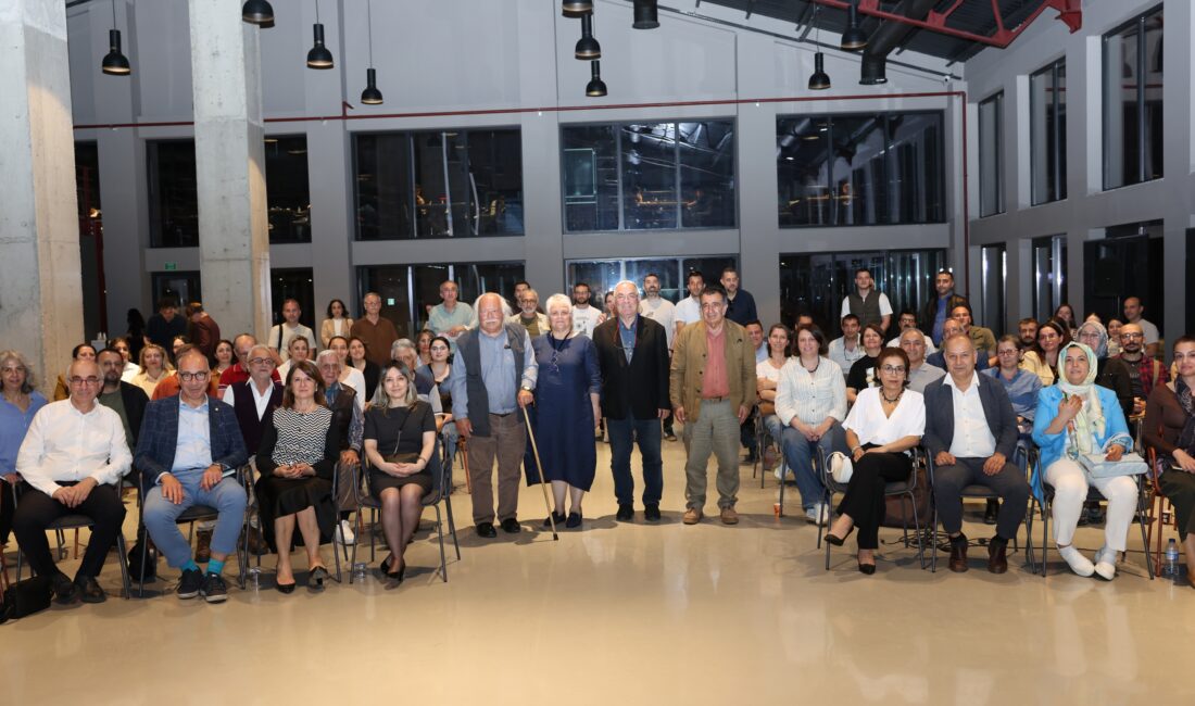 Arkeolojinin duayenleri Nilüfer’de buluştu Nilüfer’de düzenlenen özel panelde Türkiye arkeolojisinin sorunları, kültürel mirastaki tahribat