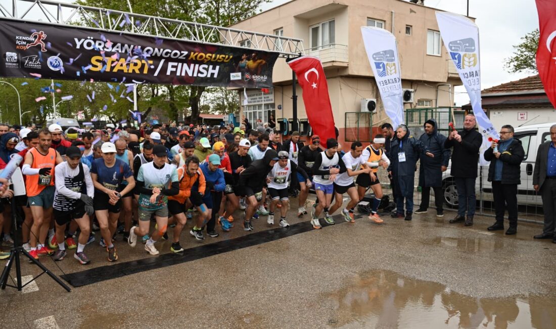 Karacabey’de düzenlenen Longoz Koşusu’nda 450 sporcu, yağmura rağmen kıyasıya mücadele