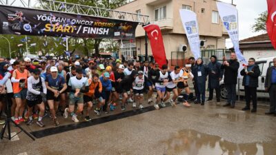 Karacabey’de düzenlenen Longoz Koşusu’nda 450 sporcu, yağmura rağmen kıyasıya mücadele