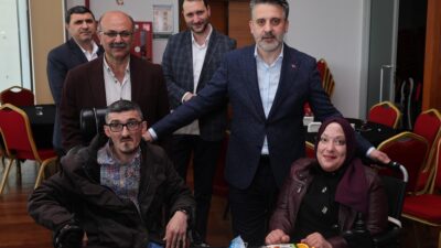 Bursa Büyükşehir Belediyesi’nin düzenlediği ‘Engelsiz Bursa Buluşması’nda özel ihtiyaçlı bireylerin