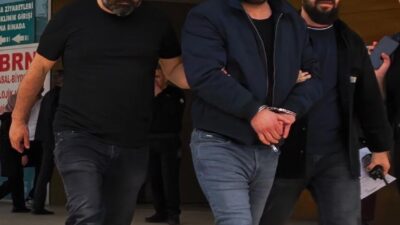 Bursa’da narkotik ekiplerinin takibe aldığı şüpheli, kovalamaca sonrası kıskıvrak yakalandı.