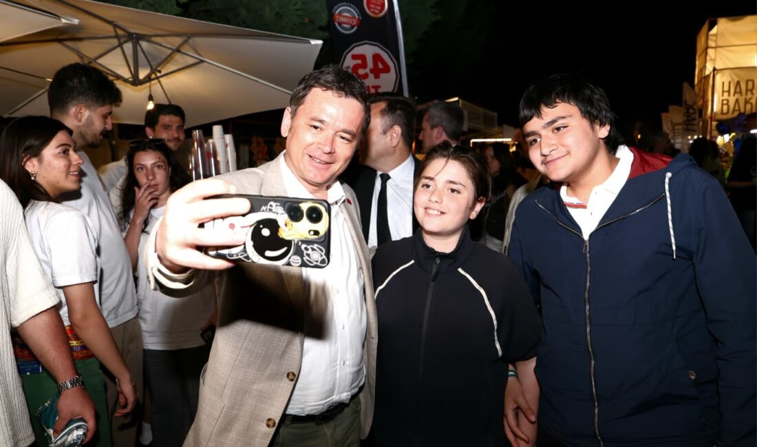 Pinhani Bursa’yı mest etti Bursa Kahve Festivali’nde üç gün boyunca kahve ve müzik dolu