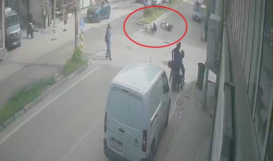 Bursa’da yol ortasında bir anda yön değiştiren bisikletli kazaya neden