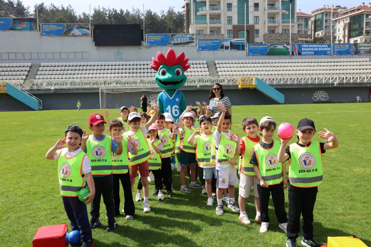 Nilüfer Uluslararası Spor Şenlikleri kapsamında düzenlenen etkinlikte okul öncesi öğrenciler
