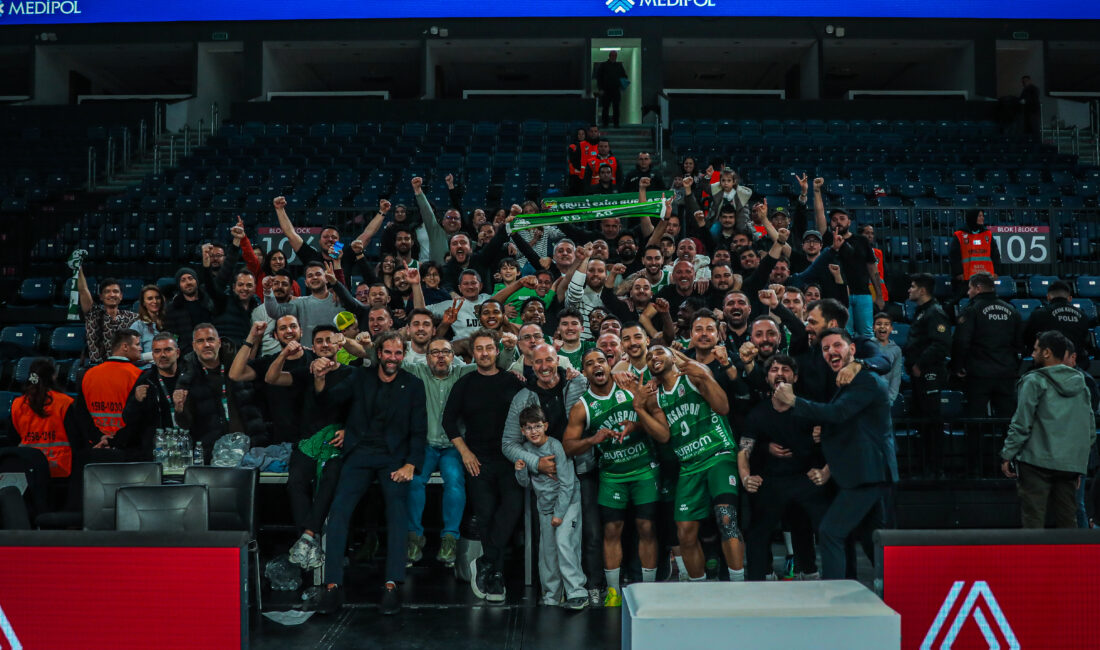 Bursaspor’dan dev adım. Bursaspor Basketbol; İstanbul'da Ufuk Sarıca'nın çalıştırdığı takımı 83-82 yendi.