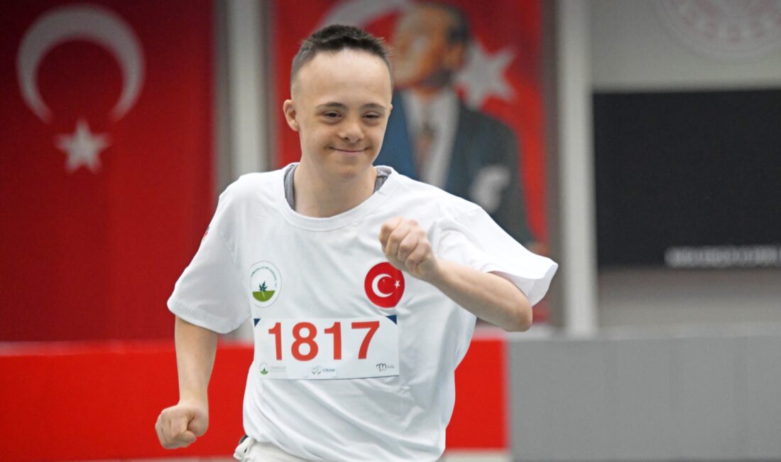 Bursa’da engelsiz yarış heyecanı Osmangazi Belediyesi tarafından Engelliler Haftası kapsamında düzenlenen “Engelsiz Atletizm Yarışması”nda