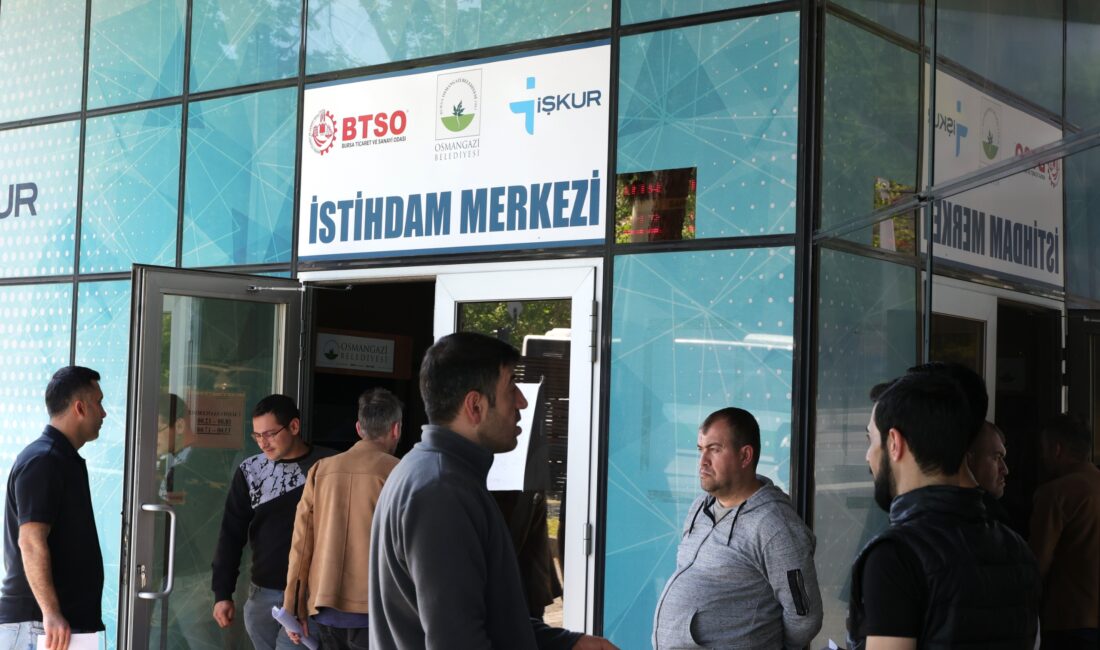 İş arayanlara umut oldu Osmangazi’de düzenlenen istihdam buluşmalarında 35 kişi iş sahibi oldu, iş