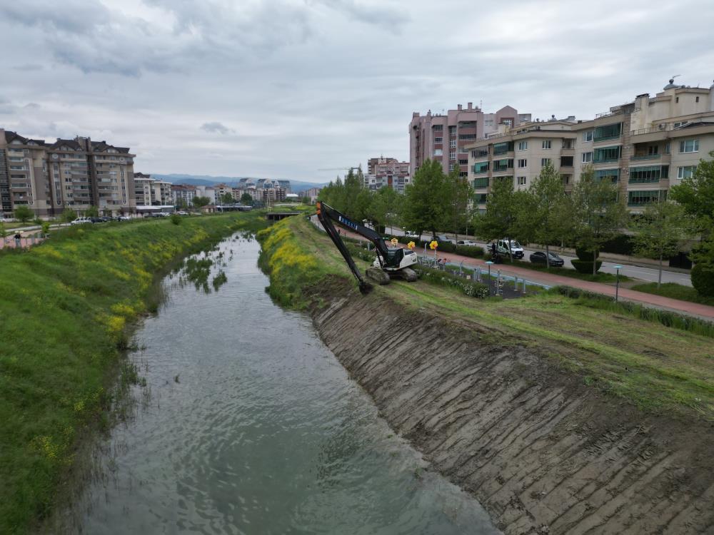 Bursa Büyükşehir Belediyesi BUSKİ Genel Müdürlüğü, kent genelinde sürdürdüğü dere