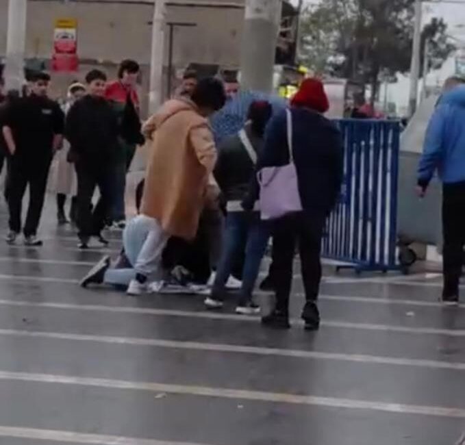 Engelli vatandaşa saldırı Bursa’da şemsiye satarak geçimini sağlayan engelli bir vatandaş, kimliği henüz