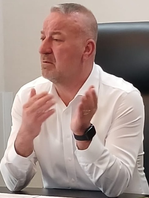 Karacabey Belediye Başkanı Fatih Karabatı gazetecilerle bir araya geldi.