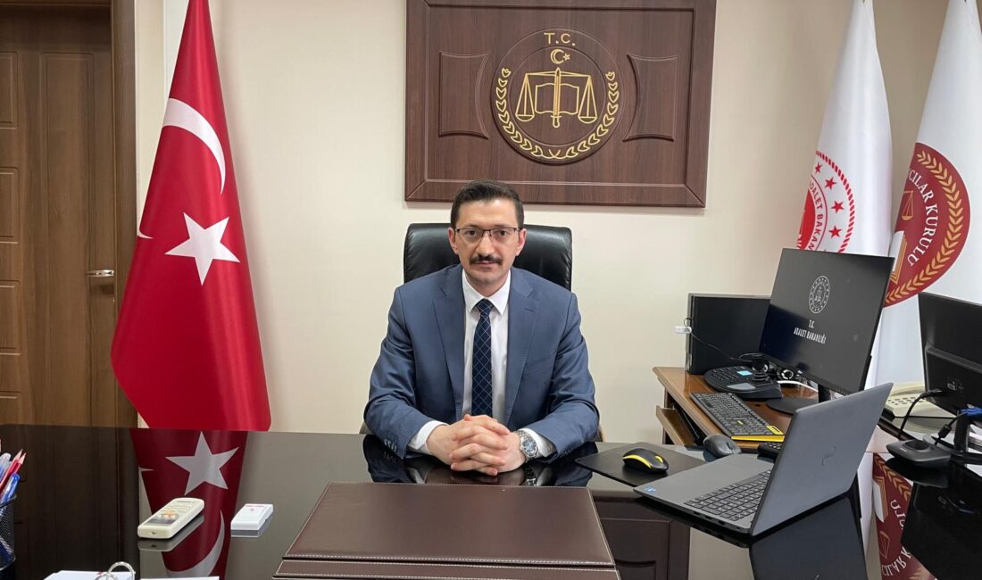 Kahveci görevine başladı… Sivas doğumlu Karacabey’in yeni Cumhuriyet Başsavcısı Hilmi Kahveci’nin ilk başsavcılık