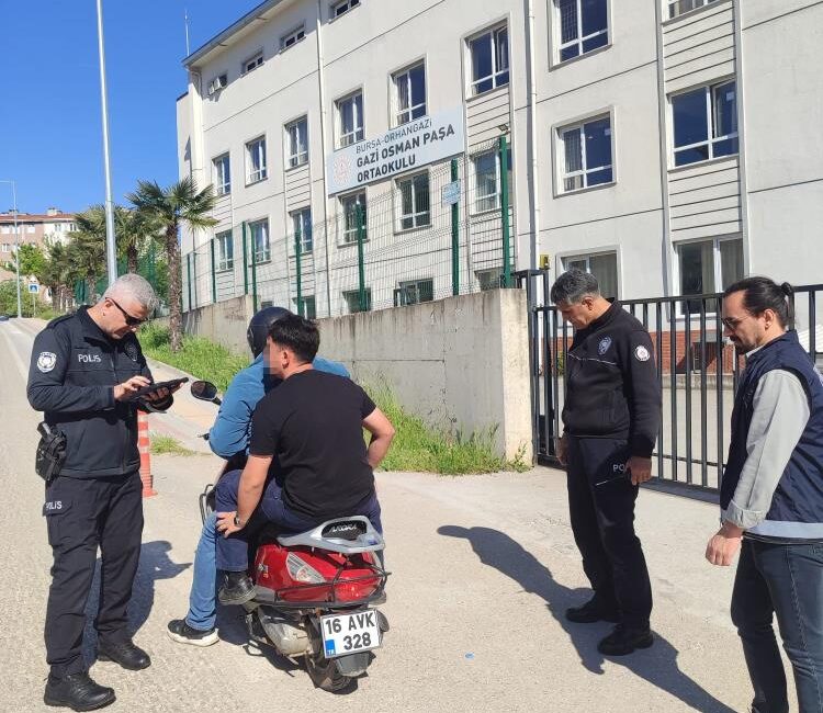 Orhangazi’de okul çevrelerine sıkı denetim Orhangazi'de okul çevrelerine sıkı denetim