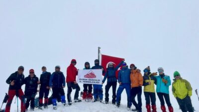 Uludağ’da mayıs ayında etkili olan yoğun kar yağışı, zirveyi kış
