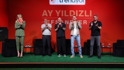 2002 Dünya Kupası'nın unutulmaz isimleri İlhan Mansız, Rüştü Reçber ve