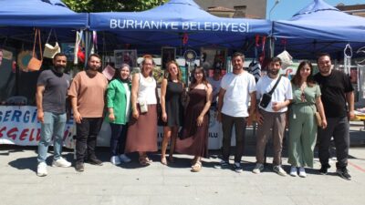 Balıkesir'in Burhaniye ilçesinde özel eğitim öğrencilerinin hazırladığı el sanatları ve
