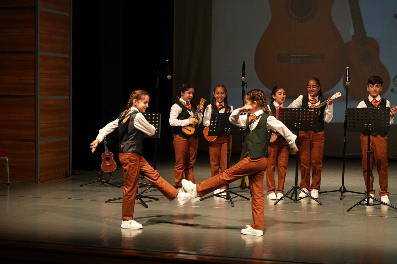 Hem çaldılar hem oynadılar 2 Bülten Medya -