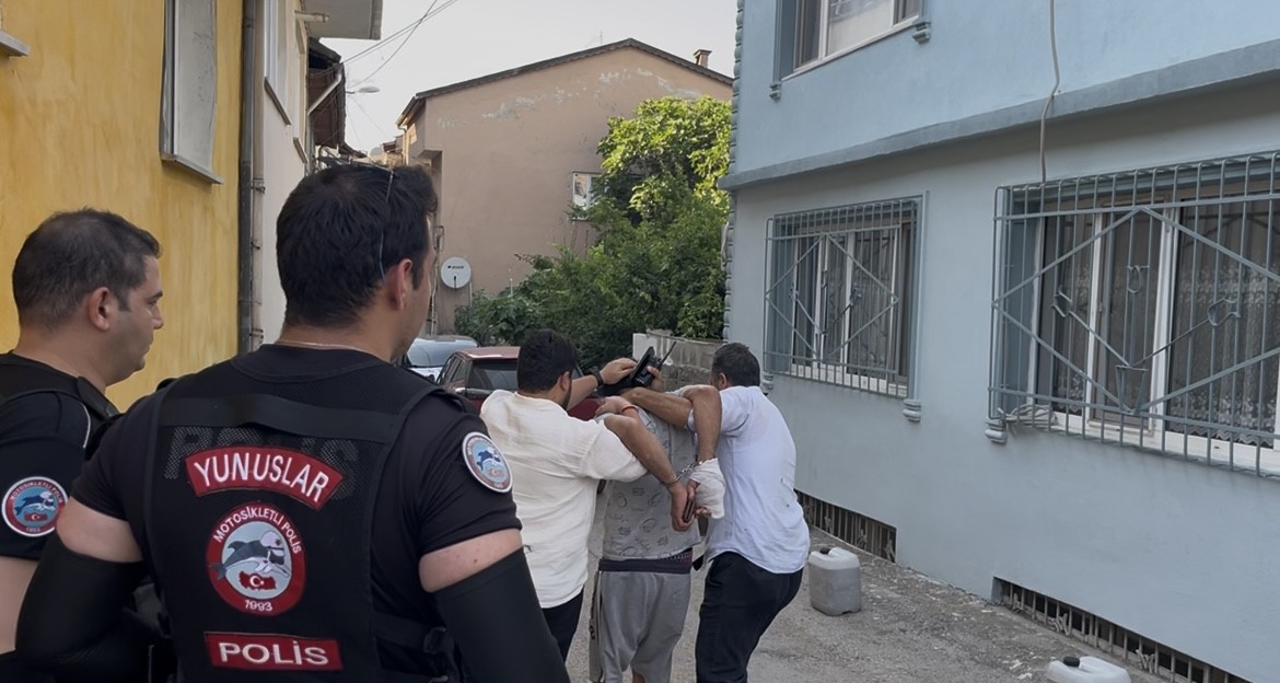 Kapı kırılınca söylediği söz şaşkına çevirdi! 2 Bülten Medya -