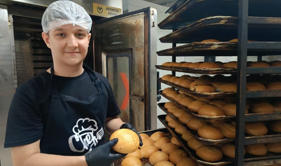 Edirne'de meslek lisesi öğrencileri, günlük 10 bin ekmek üretim kapasitesine