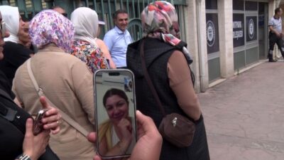 Antalya’da yaşayan bir anne, Kocaeli’de TYT’ye giren kızının heyecanına görüntülü