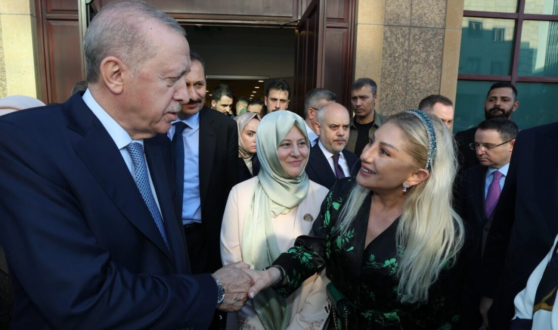 Genç müzisyenler geceye damga vurdu TÜRGEV’in 30’uncu kuruluş yılı programında sahne alan genç kızlardan oluşan