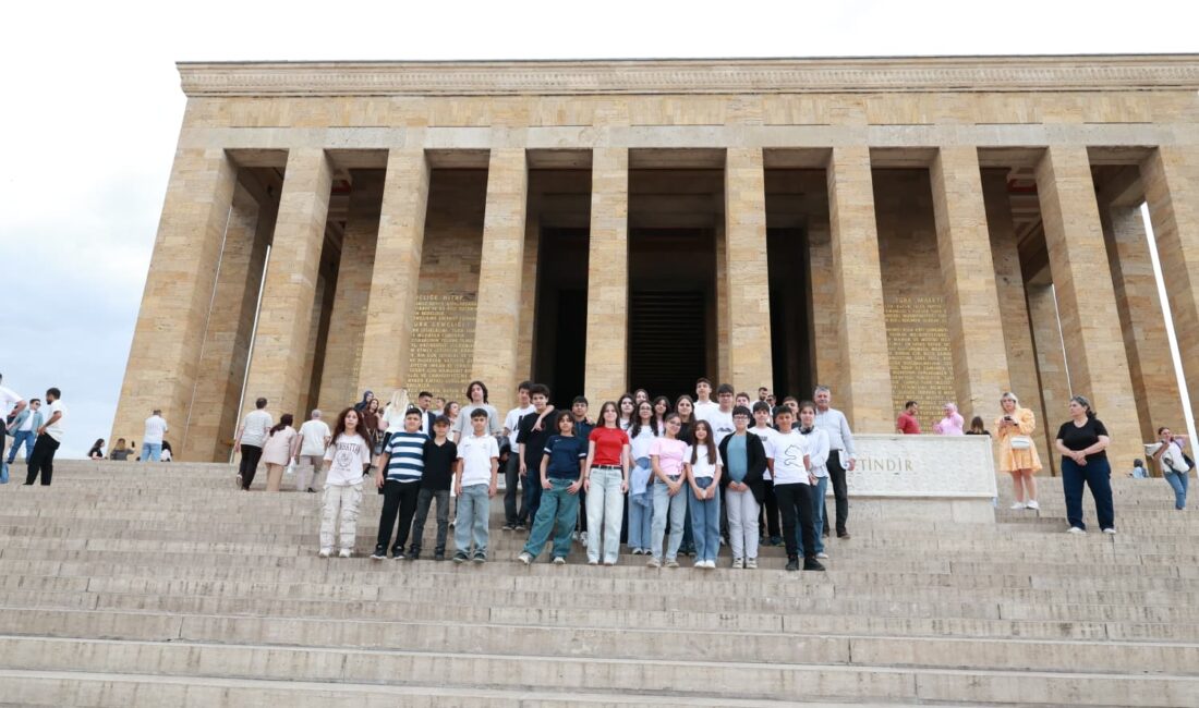 Osmangazi Belediyesi, LGS’ye hazırlanan öğrencileri sınavın ardından Ankara gezisiyle ödüllendirdi.