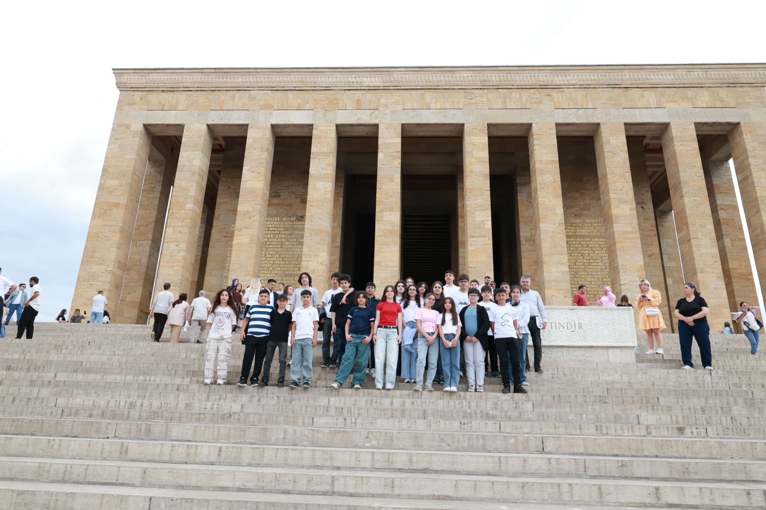 Osmangazi Belediyesi, LGS’ye hazırlanan öğrencileri sınavın ardından Ankara gezisiyle ödüllendirdi.
