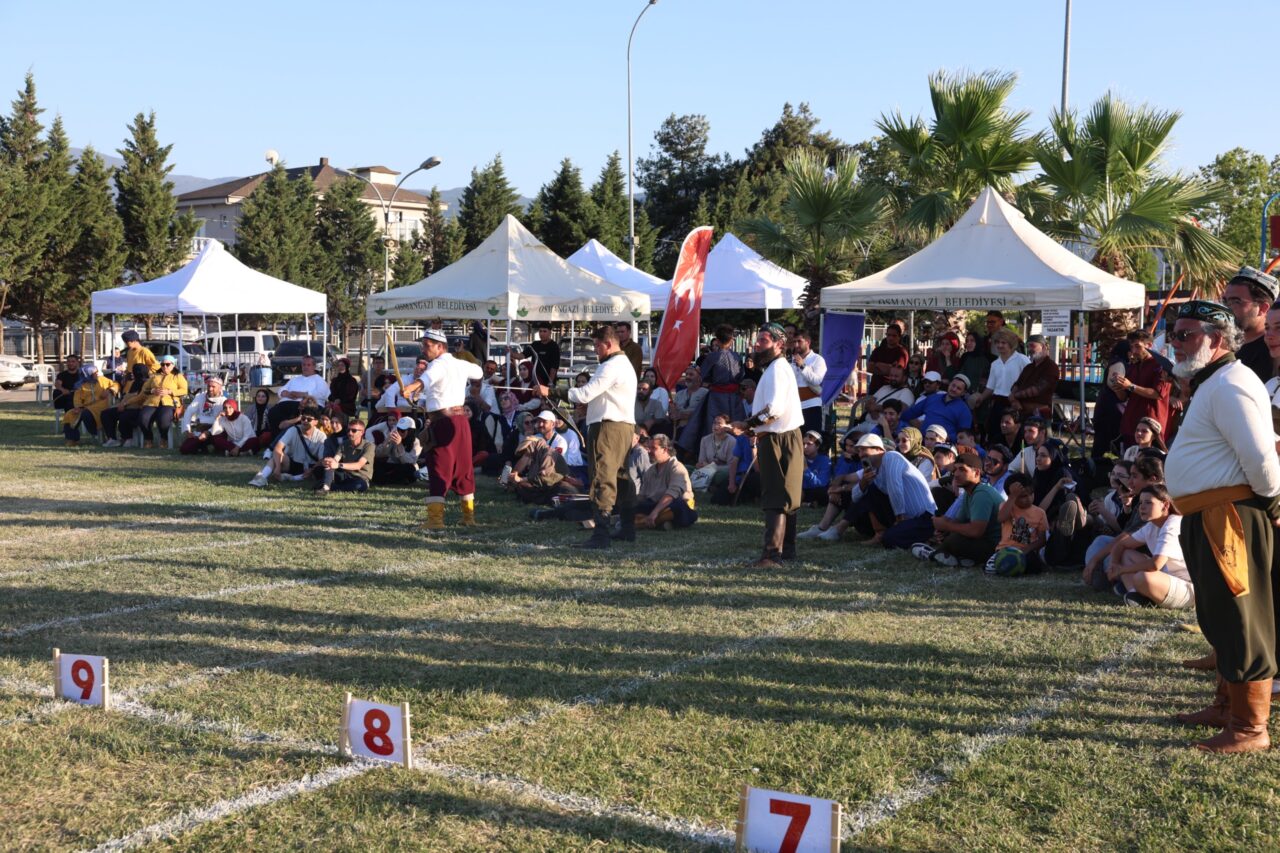 Osmangazi Belediyesi'nin düzenlediği Bursa'nın Fethinin 700. Yılı Türk Sporları Festivali'nde
