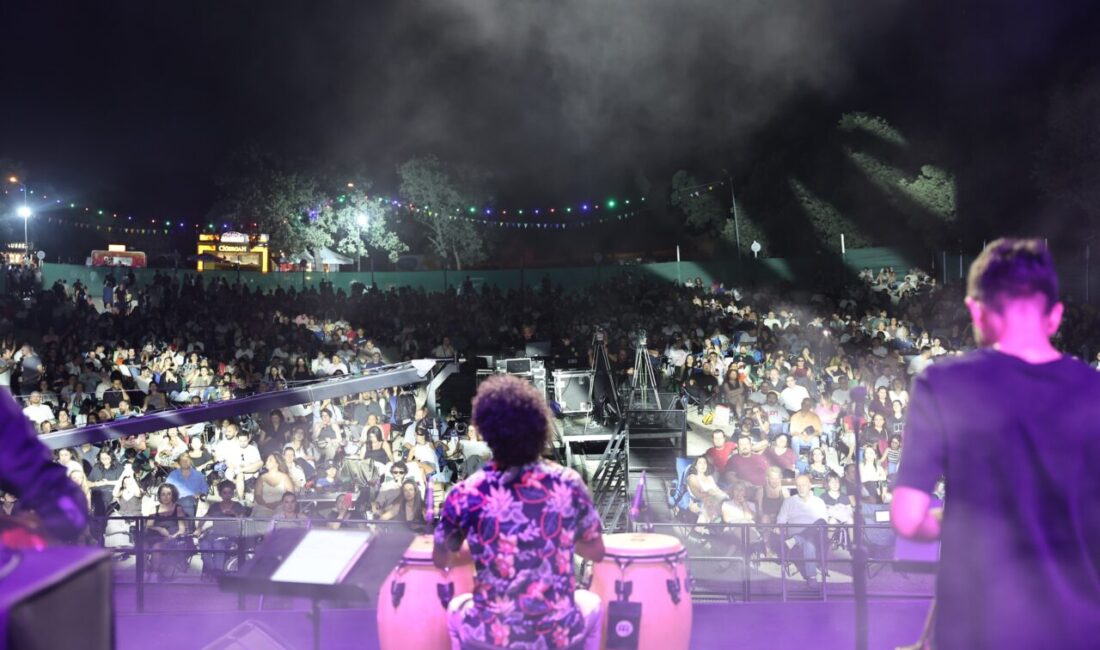 9. Uluslararası Nilüfer Caz Festivali'nin üçüncü gününde sahne alan Emir