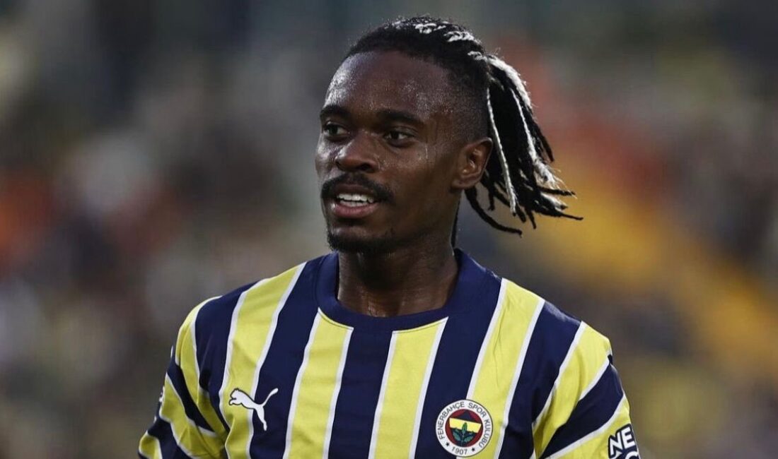 Bursaspor Başkanı Enes Çelik, Brezilyalı futbolcu Lincoln Henrique ile anlaşma