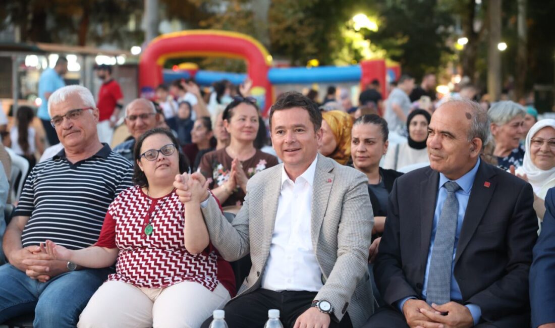 Şenlik coşkusu bu kez İstiklal’de Osmangazi Belediyesi'nin Yaz Mahalle Şenlikleri bu kez İstiklal Mahallesi'nde düzenlendi.