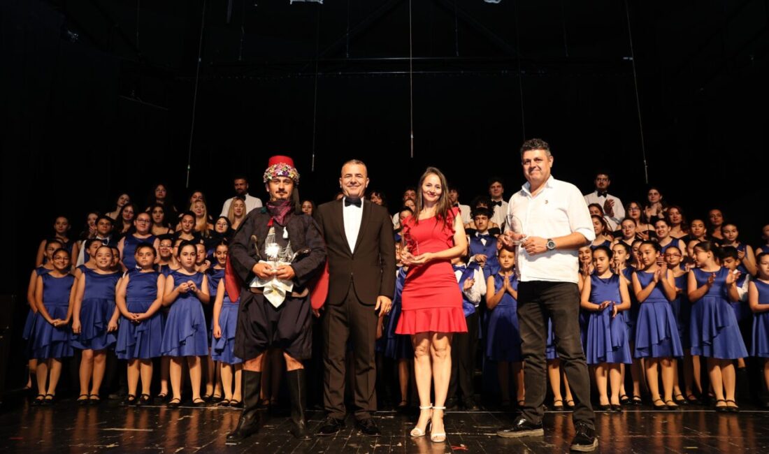 Nilüfer Çocuk Korosu 10 yaşında Nilüfer Çocuk Korosu, kuruluşunun 10’uncu yılını Dünya Müzik Günü’nde düzenlenen