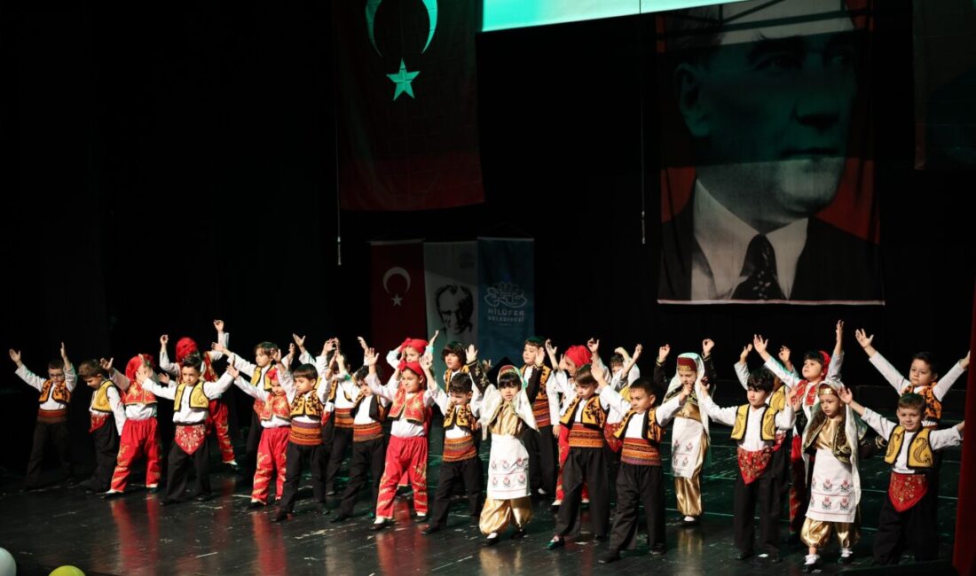 Nilüfer Belediyesi kreşlerinde eğitim gören minik öğrenciler, yıl sonu gösterisinde