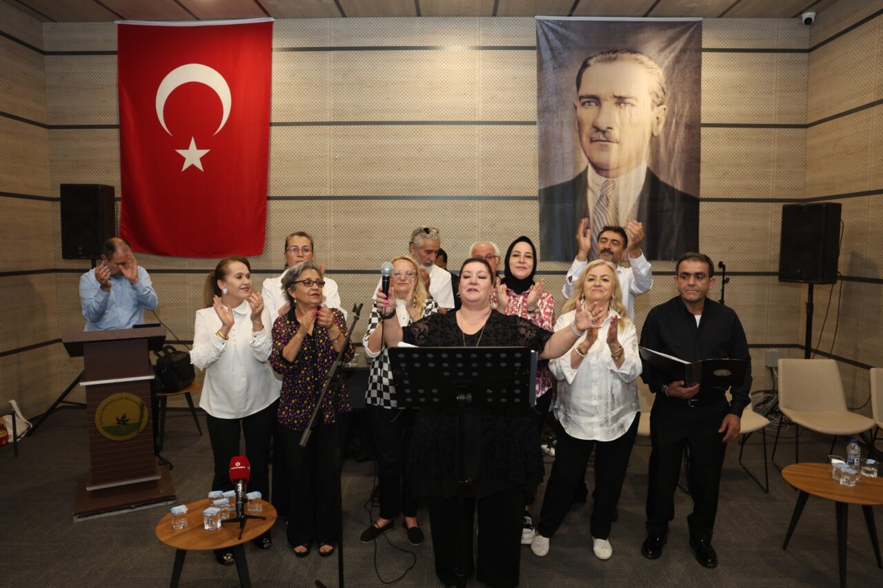 Osmangazi Belediyesi’nin düzenlediği moral konserinde BAREM, OBAM ve ALBAM üyeleri