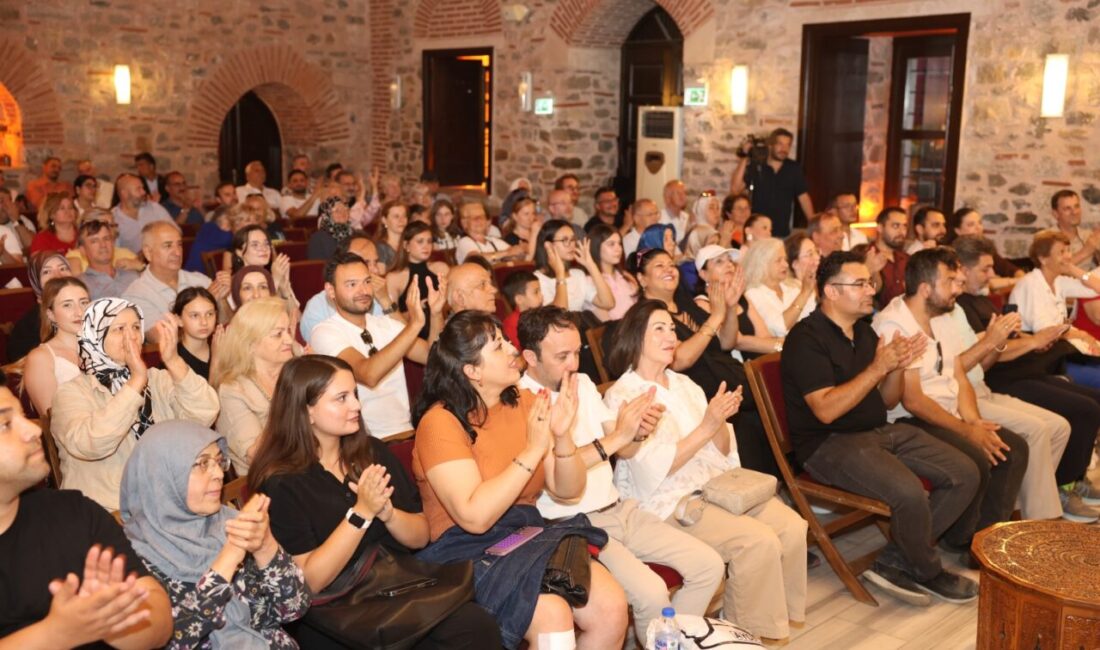 Babalar Günü’nde duygu dolu konser Osmangazi Belediyesi Türk Sanat Müziği Topluluğu’nun Babalar Günü’ne özel sezon