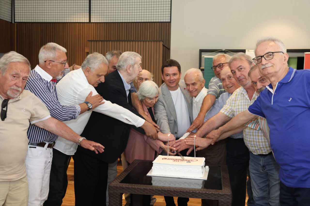 Osmangazi Belediyesi'nin kurucu meclis üyeleri, Belediye Başkanı Erkan Aydın'ın ev