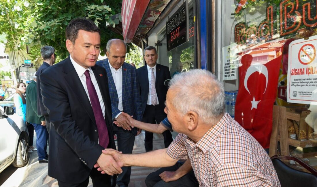 Osmangazi Belediye Başkanı Erkan Aydın, Alacahırka Mahallesi’nde düzenlenen kahvaltı programında