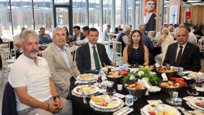 Osmangazi Belediye Başkanı Erkan Aydın, mahalle muhtarlarıyla bir araya gelerek