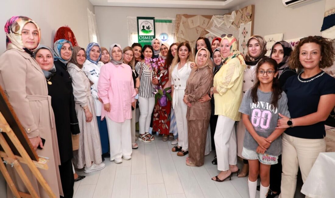 Osmangazi Belediyesi’nin OSMEK kurslarında eğitim alan kadınların yıl boyunca hazırladığı