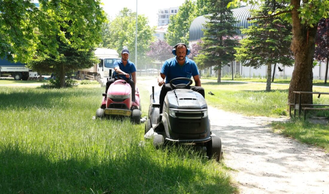 Osmangazi’de parklar yaza hazır Osmangazi Belediyesi, ilçe genelindeki park ve yeşil alanlarda bakım çalışmalarını