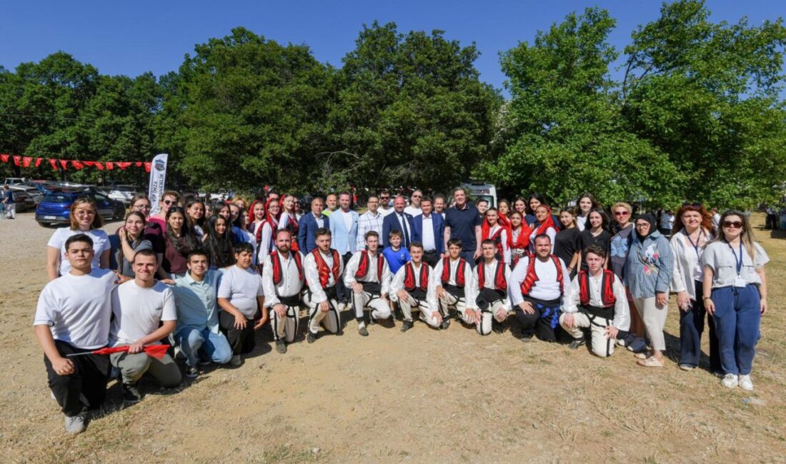 Rumeli buluşmasında birlik mesajı Osmangazi Belediye Başkanı Erkan Aydın, RUMELİFED'in geleneksel pikniğinde vatandaşlarla bir